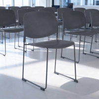 Konferenzstuhl Nadya, stapelbar und sehr praktisch