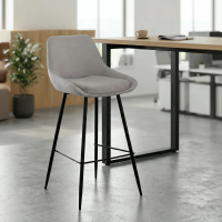 Gepolsterter Hocker...