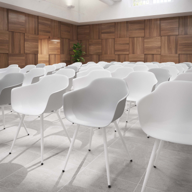konferenzstuhl weiss grau 4 fusse kunststoff feste armlehnen 2
